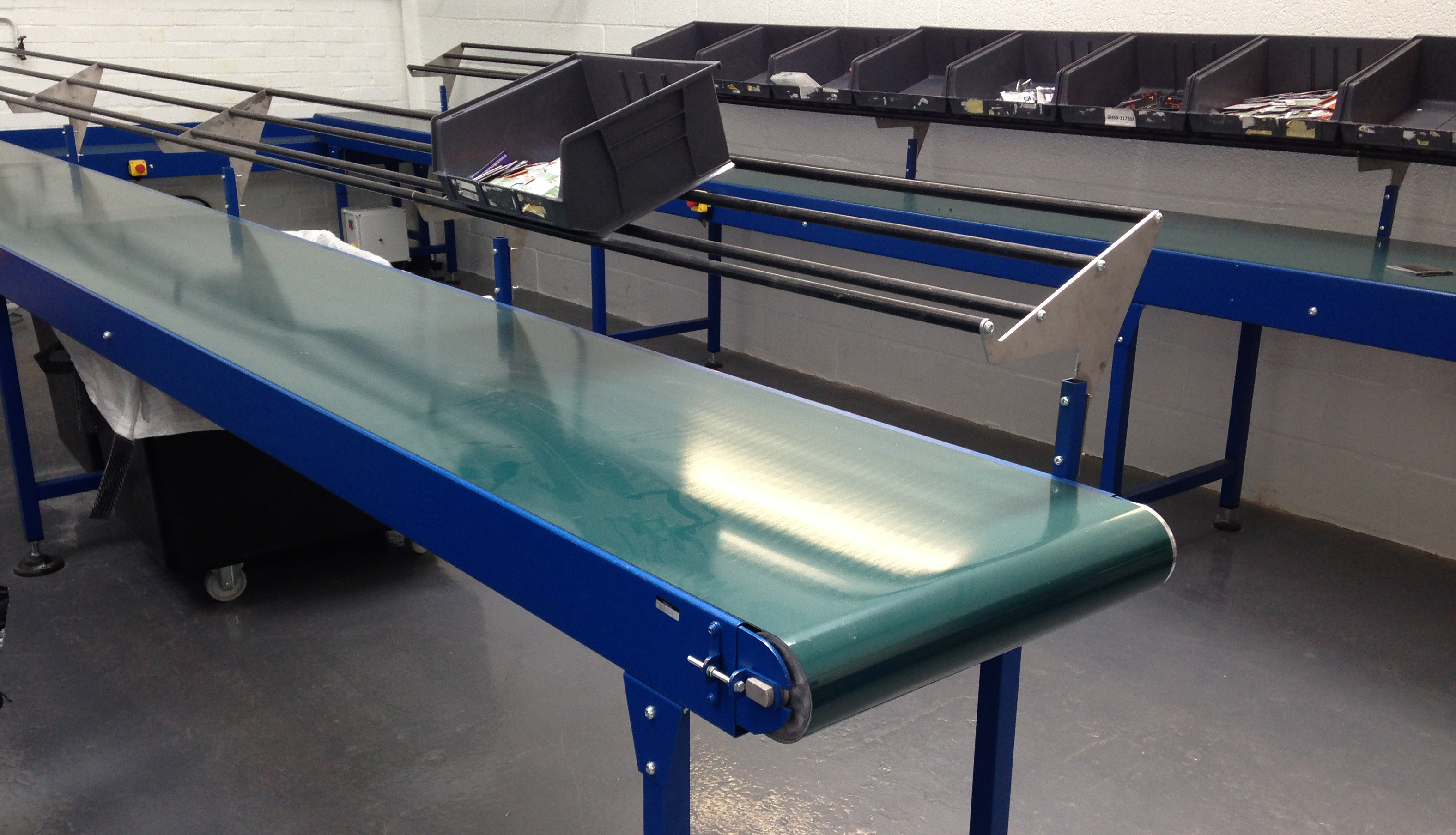 Conveyor belt processing line Conveyor belt processing line