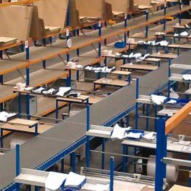 packing benches with take away conveyors