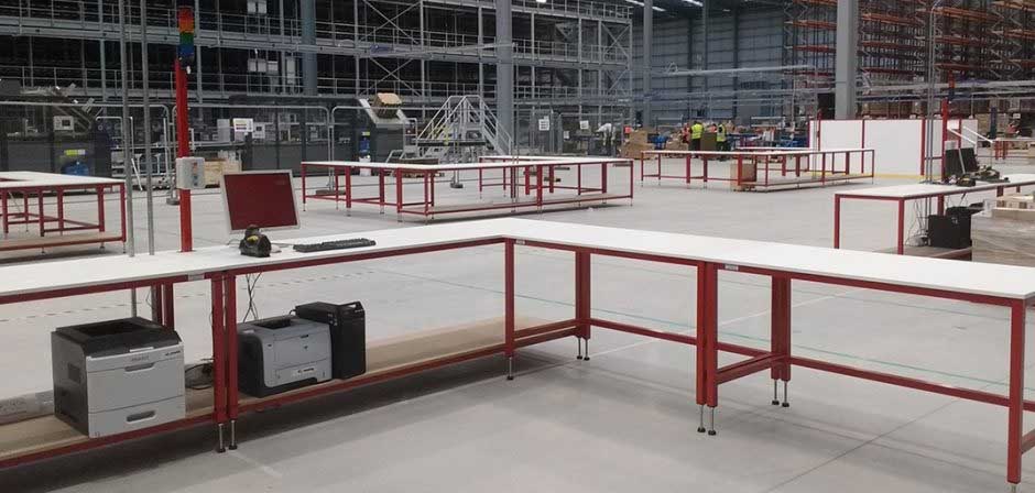 packing bench cell in warehouse
