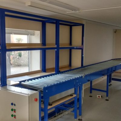 Adjustable height shelving unit and conveyor