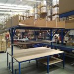 packing bench with belt conveyor