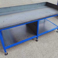 Steel top bench with upstand