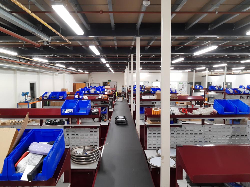Assembly Conveyor with Workstations Assembly Conveyor with Workstations