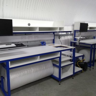 Modular & mobile packing bench