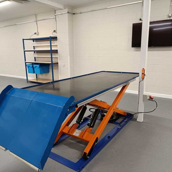 Scissor lift ramp